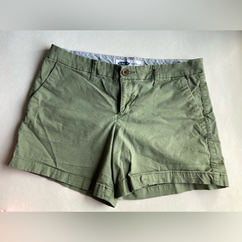 khaki green old navy khaki shorts